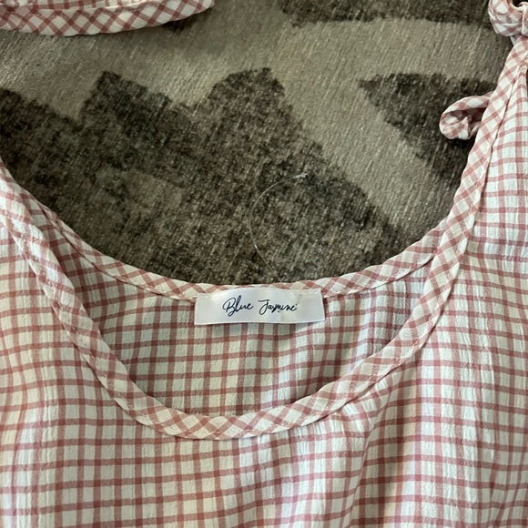 Pink and white crop top, medium - Picture 4 of 5